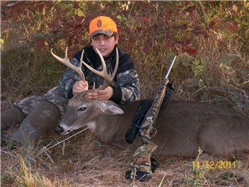 Tyler Harris with a 9-point shot in Macon County