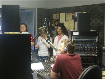 THS Choir in the studio 2009