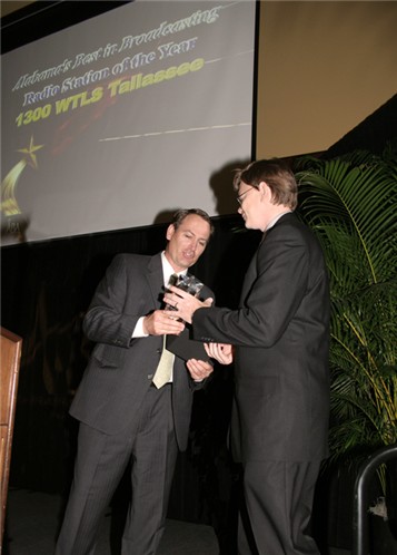 Michael Butler accepting the 2007 Station of the Year Award 